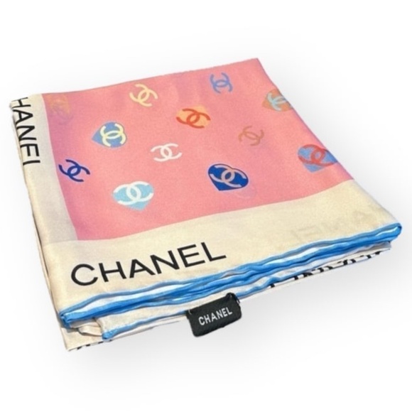 CHANEL Logo Pink Scarf - Picture 5 of 7